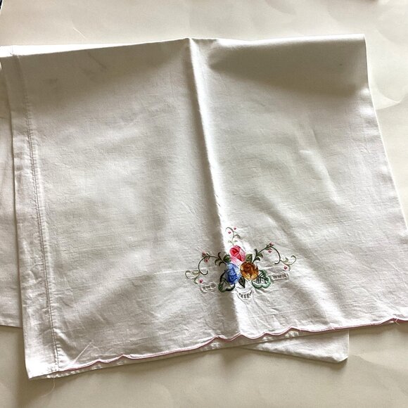 3 Vintage Large Embroidered Floral Cotton Pillowcases Bedding Bed Linens - Picture 6 of 10